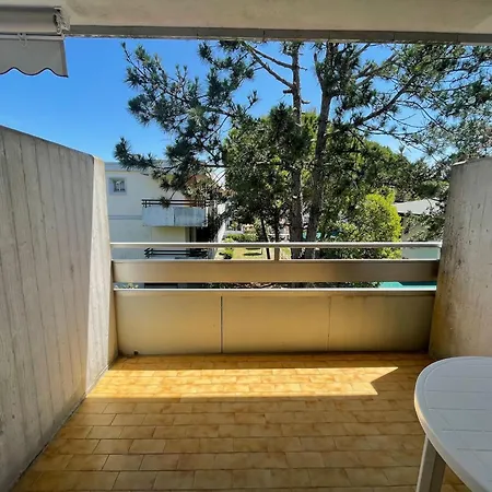 Apartment Bright Duplex Near